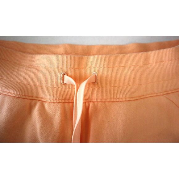 Lululemon Women's Sz 8 Peach Bellini Scuba High-Rise 5" Shorts - Picture 4 of 9